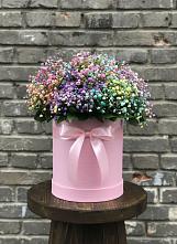 Цветочная композиция из Гипсофила и Розы в шляпной коробке в Малиновке