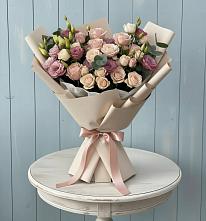 Букет цветов из:  Розы и Лизиантусы в Малиновке