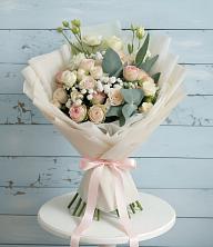 Букет цветов из:  Розы и Лизиантусы в Малиновке