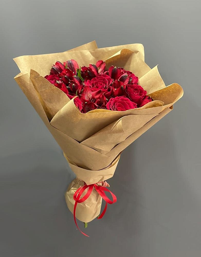 Букет цветов из: Альстромерии и Розы в Малиновке