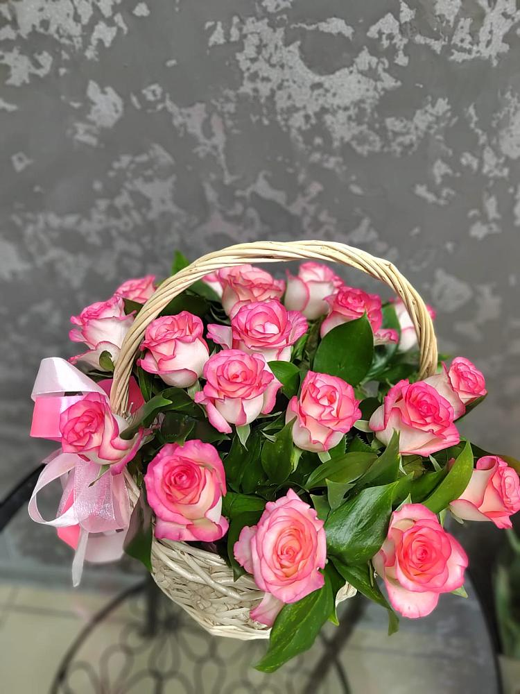 Цветочная композиция из Розы в корзине в Малиновке