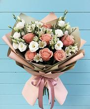 Букет цветов из:  Розы, Альстромерии и Лизиантусы в Малиновке