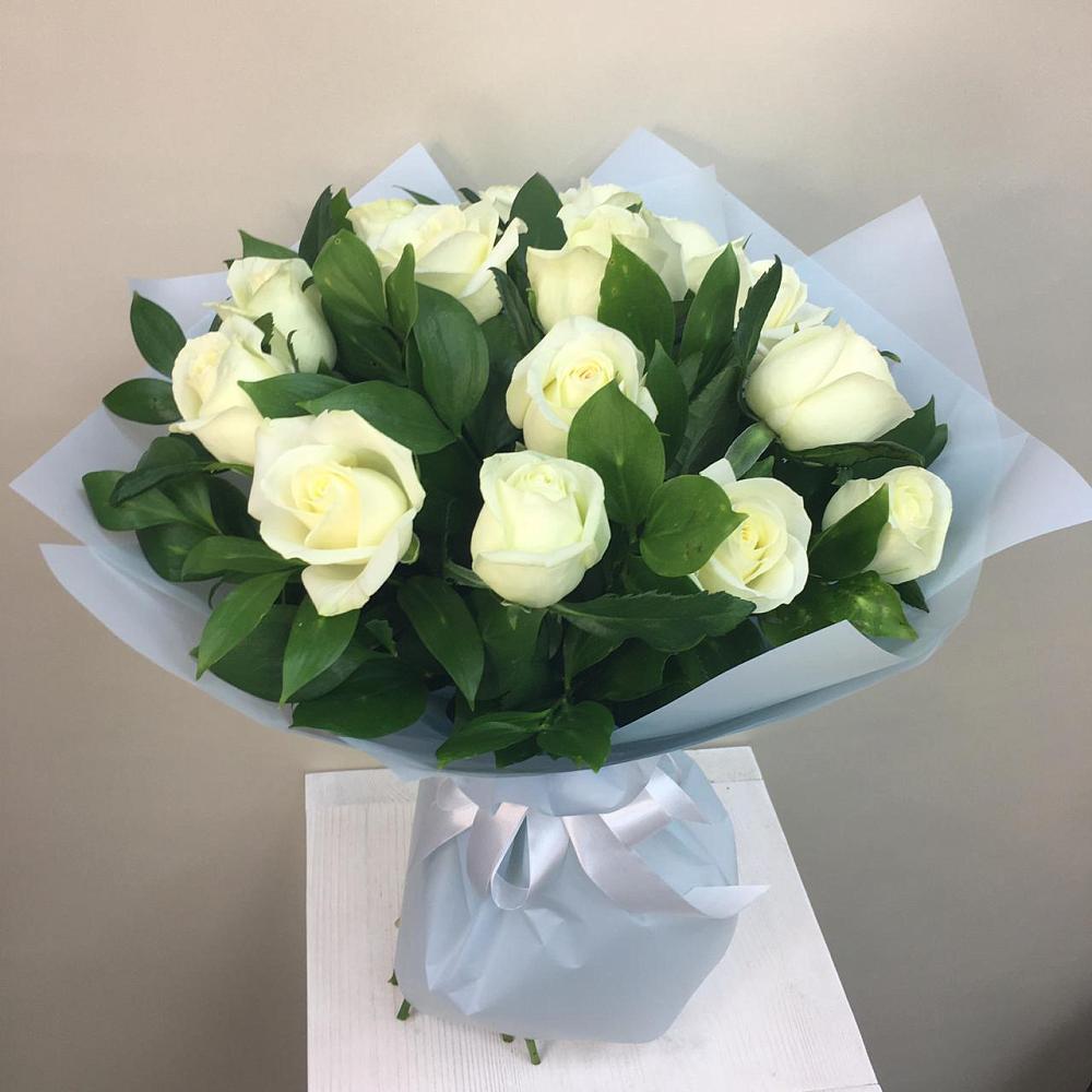 Букет 15 Белых роз Проуд в Малиновке