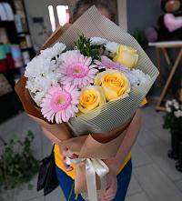 Букет цветов из:  Герберы, Розы и Хризантемы в Малиновке