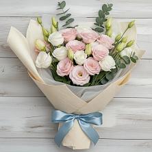 Букет цветов из:  Лизиантусы в Малиновке