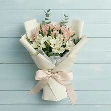 Букет цветов из:  Альстромерии в Малиновке