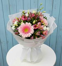 Букет цветов из:  Герберы, Альстромерии и Лизиантусы в Малиновке