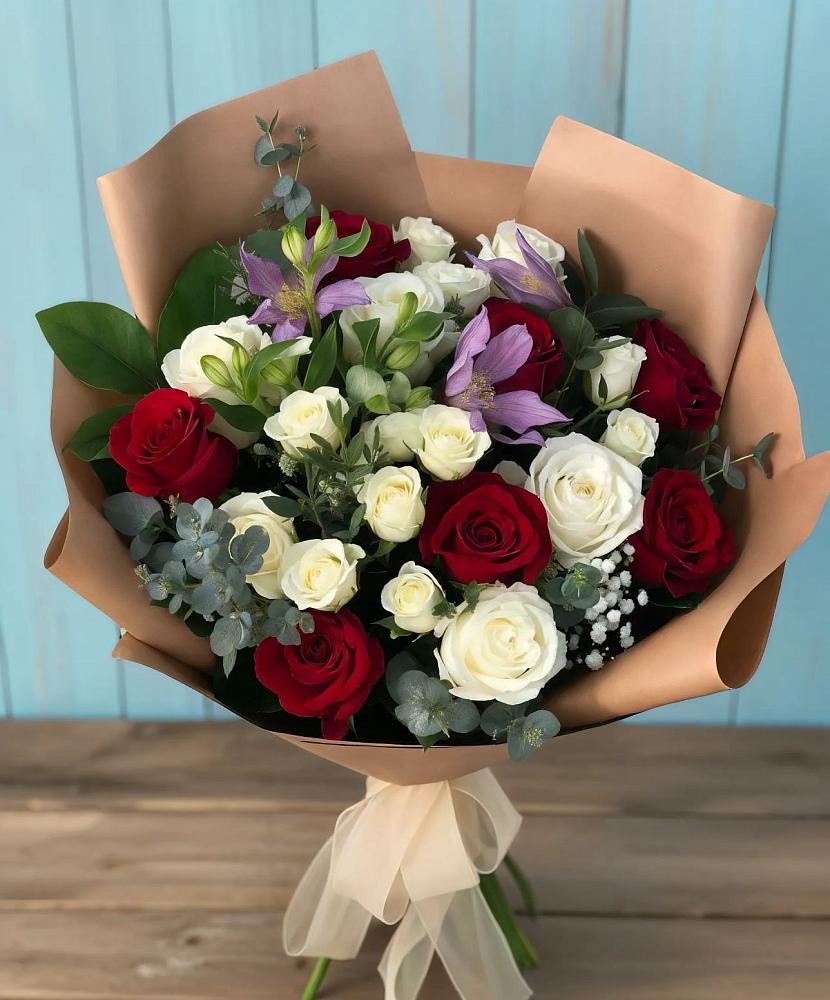 Букет цветов из: Розы и Альстромерии в Малиновке