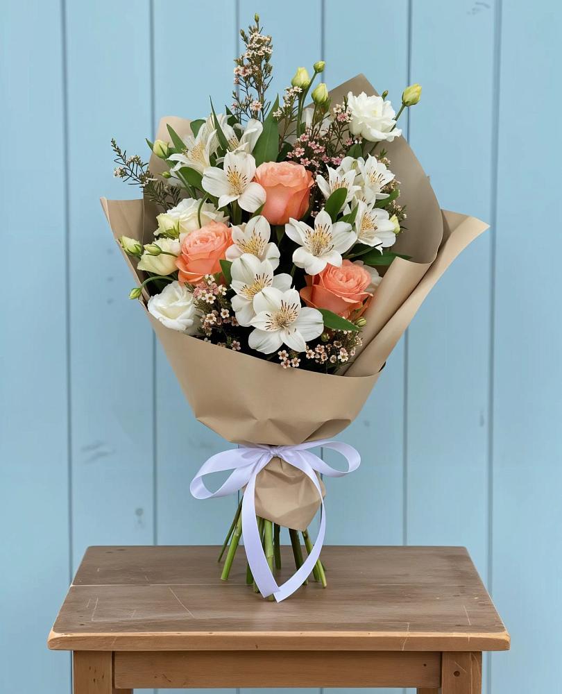 Букет цветов из: Альстромерии, Лизиантусы, Розы и Хризантемы в Малиновке