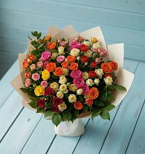 Букет Микс из разноцветных кустовых роз в Малиновке